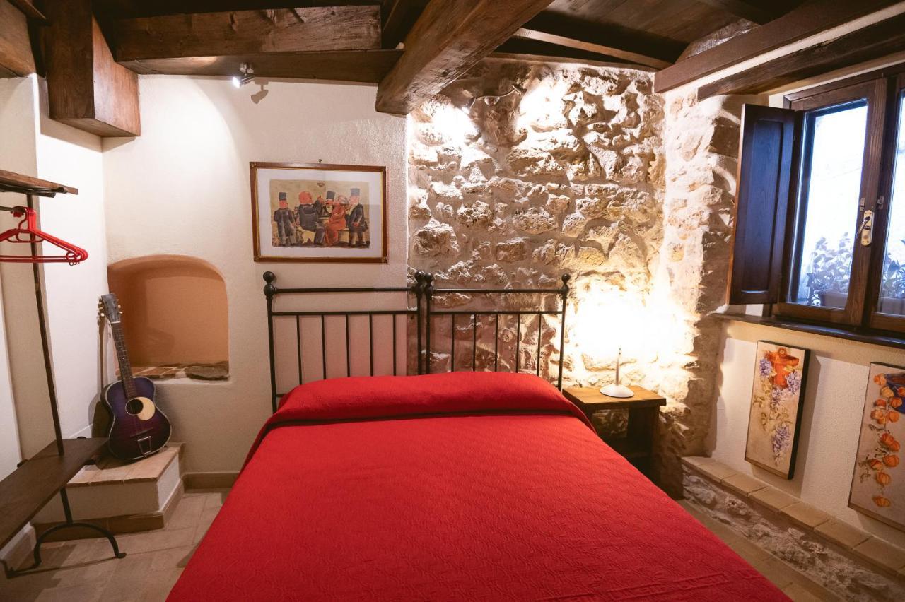 Bed and Breakfast Nena Al Borgo Castello Pico Exterior foto