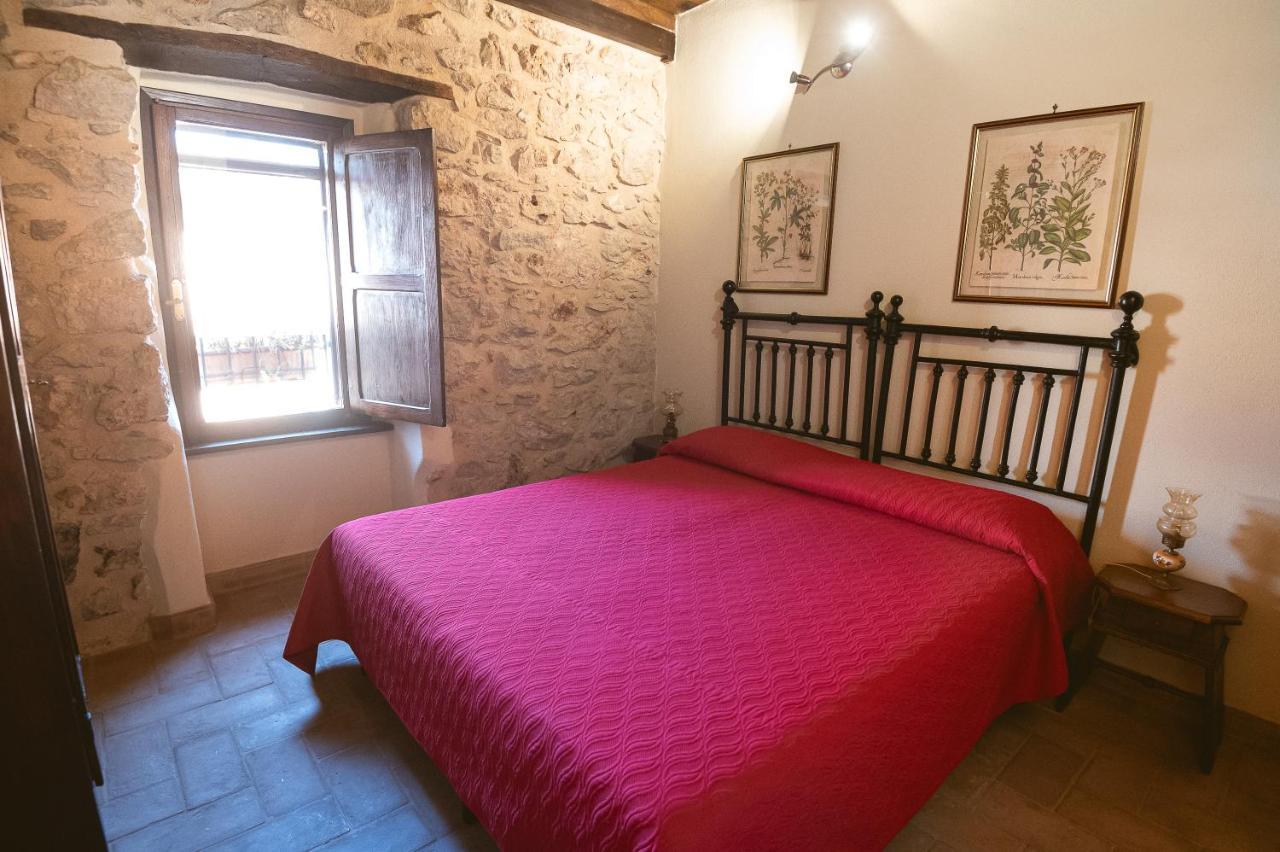 Bed and Breakfast Nena Al Borgo Castello Pico Exterior foto