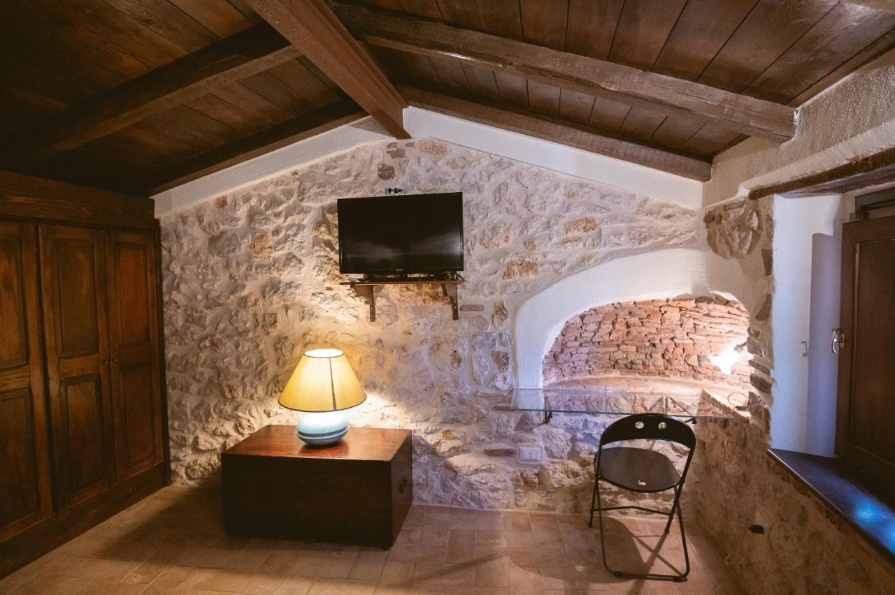 Bed and Breakfast Nena Al Borgo Castello Pico Exterior foto