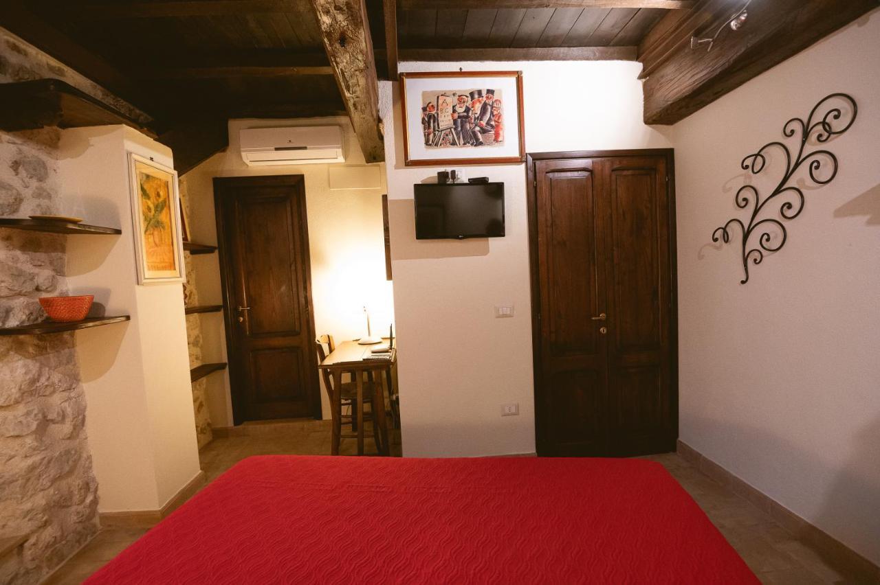 Bed and Breakfast Nena Al Borgo Castello Pico Exterior foto